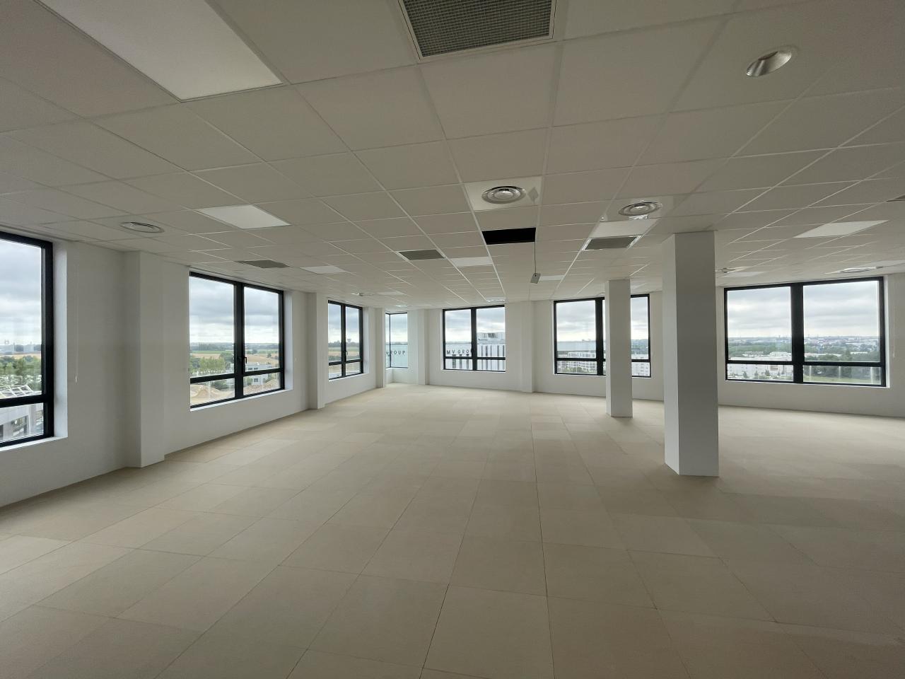 Bureau Cesson-Sévigné 3726m² Location bureau Cesson-Sévigné Ille-et-Vilaine OLBUR2310035 1